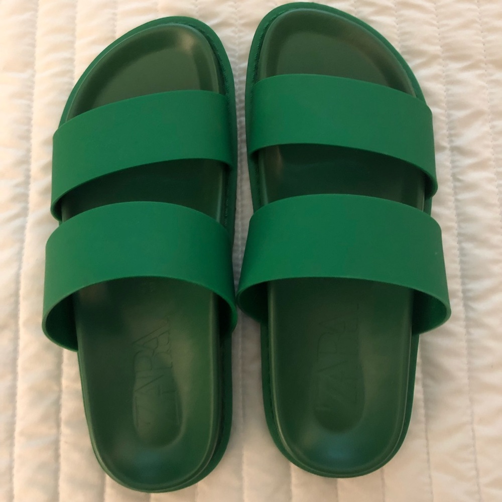 Zara slides